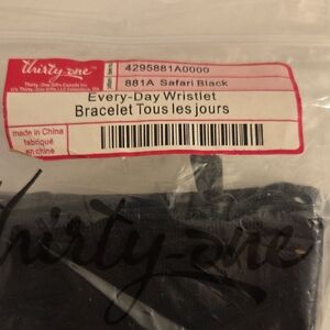 Thirty-One Safari Black Wristlet